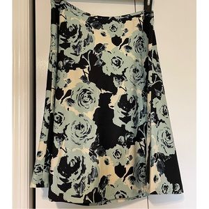 Talbots Skirt, Size 6 | Midi | blue, black, & white | Floral, Flare, Fun, Flirty